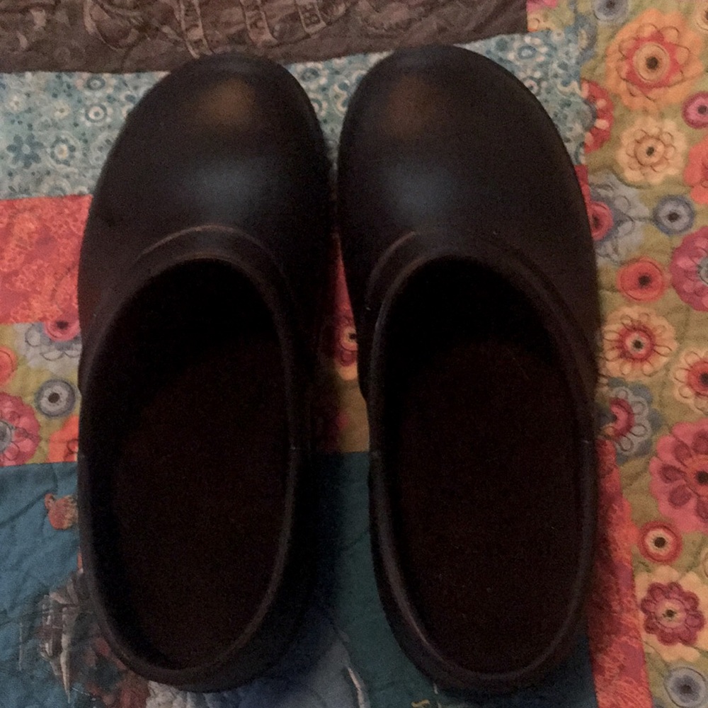 Crocs Slip Resistant Clog. Only Worn Once. - image 1